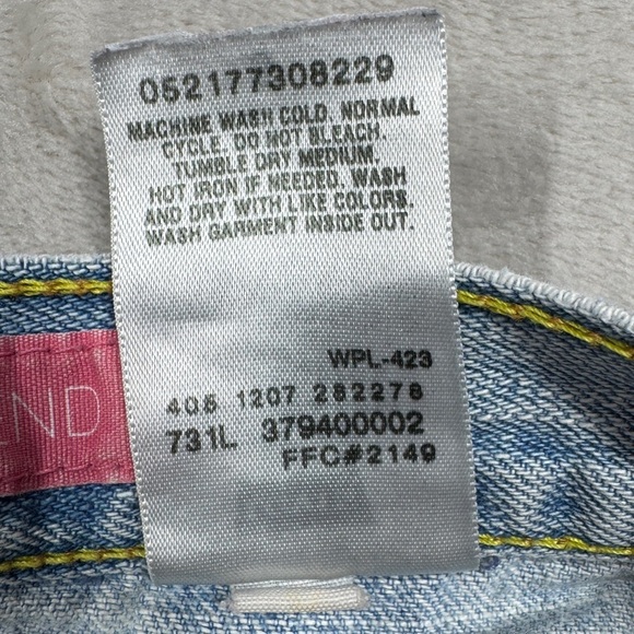 Vintage Levi’s Boyfriend 100% Cotton Worn In Light Blue Denim Shorts Size 5 - Picture 16 of 16